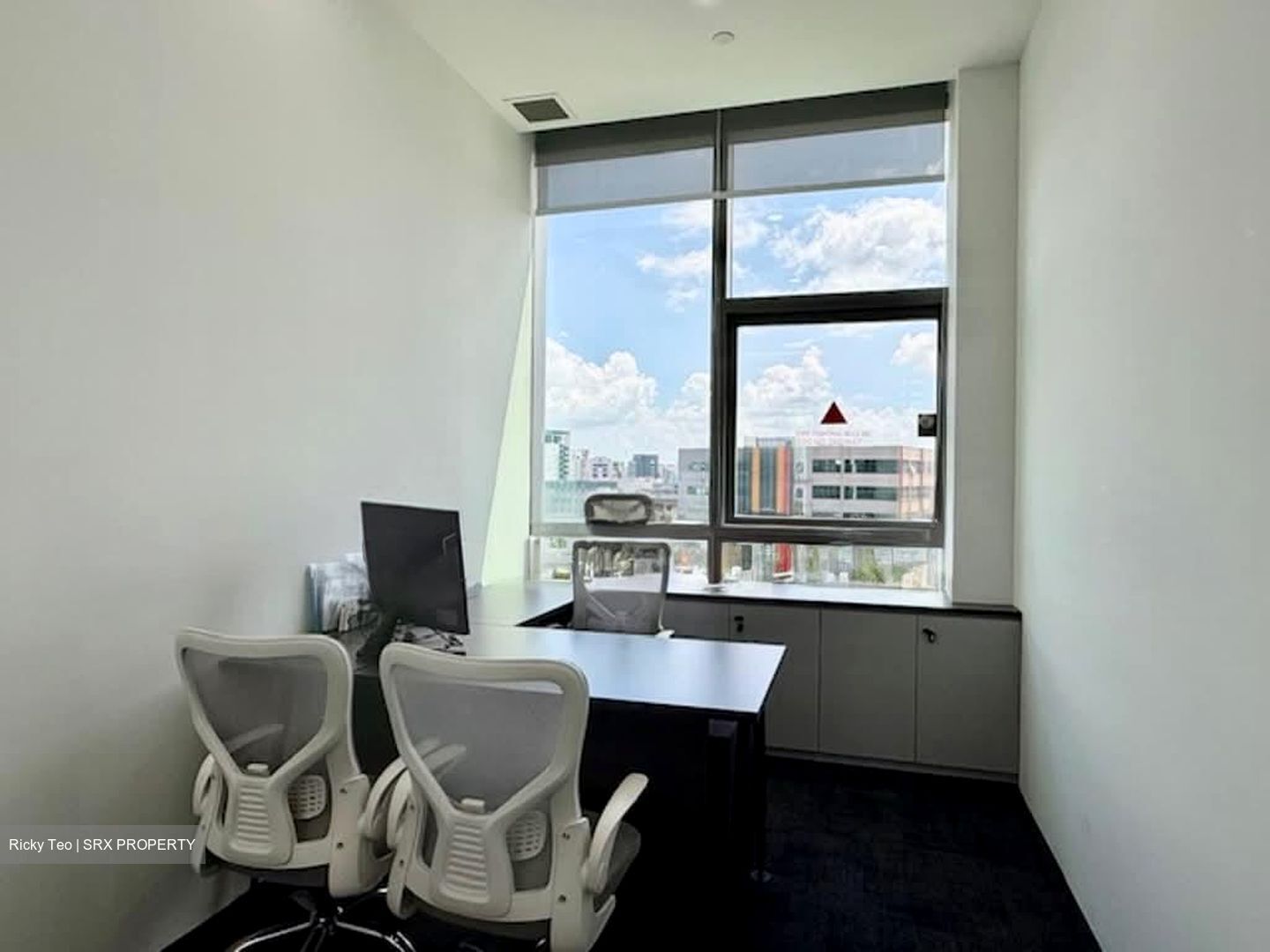 Kallang Way (D13), Factory #536391861